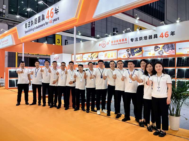 1717060108202188.jpg 2024上海展會(huì)合影.jpg