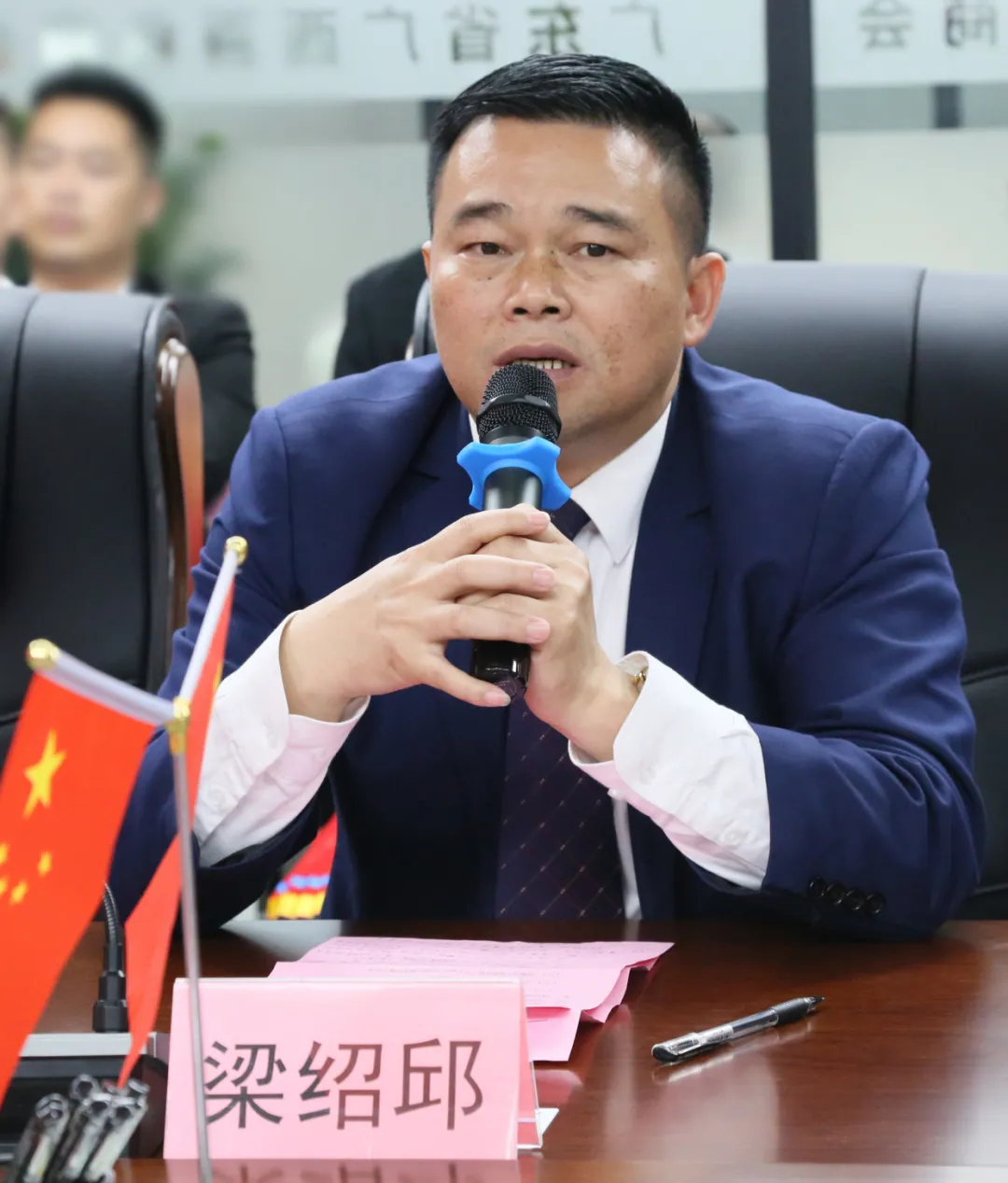 暨巨人園集團(tuán)董事長(zhǎng)李俊鋒先生榮任廣東省百色商會(huì)執(zhí)行會(huì)長(zhǎng)(圖4)